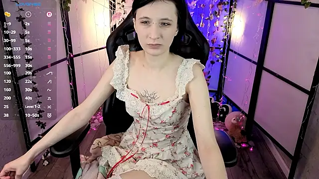 Snapshot of TaylorLunar chatting on February 27, 2026, 1:44 pm TaylorLunar online show from February 27, 2026, 1:44 pm