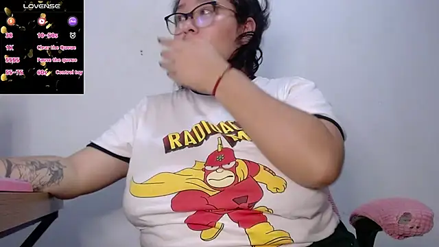 CinnamonCookiez online show from November 9, 2025, 4:44 am