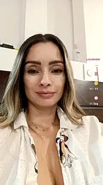 Loly Horny online show from June 30, 2026, 1:39 am