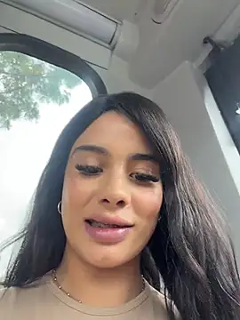 Snapshot of Tusumisahot chatting on November 11, 2025, 4:51 pm Tusumisahot online show from November 11, 2025, 4:51 pm