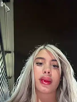 Snapshot of Tusumisahot chatting on February 20, 2026, 4:31 am Tusumisahot online show from February 20, 2026, 4:31 am