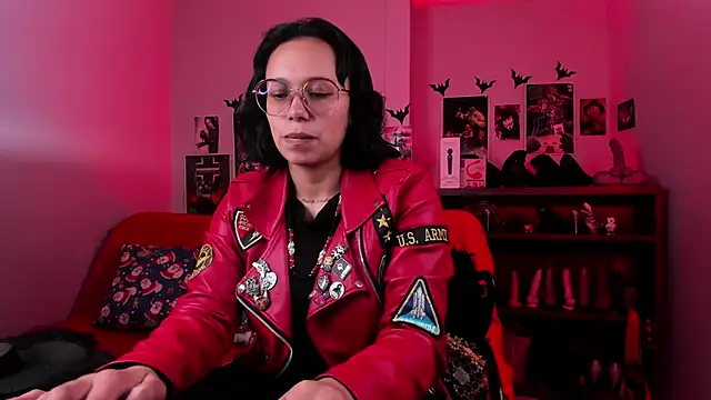 lilith-deveraux online show from December 3, 2025, 1:31 pm