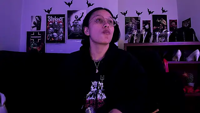 lilith-deveraux online show from June 30, 2026, 4:46 am