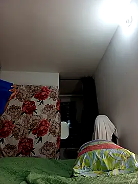 Karii-R online show from April 25, 2026, 5:43 pm