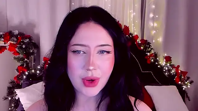 Snapshot of UR_MADDY chatting on December 21, 2024, 8:43 pm UR MADDY online show from December 21, 2024, 8:43 pm