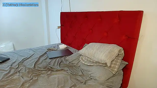 NicoDavisHere online show from March 11, 2026, 10:49 pm