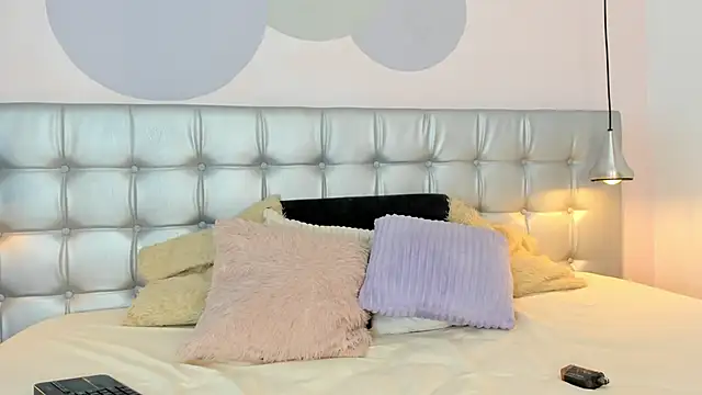 Axel brunette1 online show from February 17, 2025, 7:53 pm