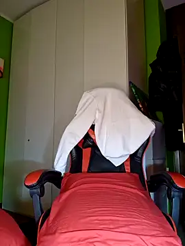 MASTERBULLY online show from October 17, 2025, 3:58 pm