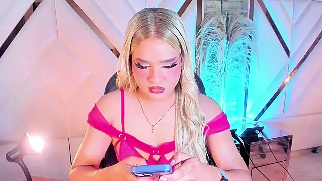 Snapshot of Elody_Preysler69 chatting on February 17, 2026, 5:15 am Elody Preysler69 online show from February 17, 2026, 5:15 am