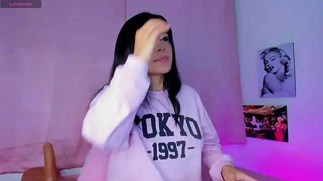 tellmebri online show from October 3, 2025, 8:33 am