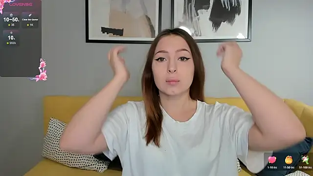 Snapshot of KetrinWhite chatting on November 26, 2025, 1:39 am KetrinWhite online show from November 26, 2025, 1:39 am