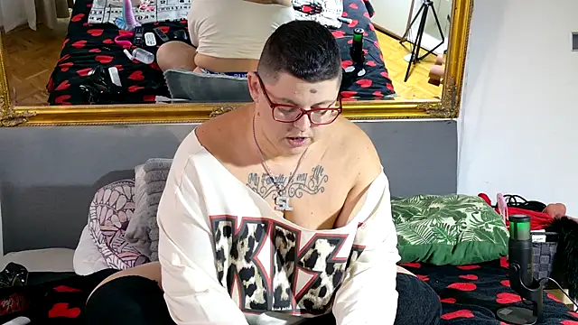 SunshineLexi online show from November 10, 2025, 2:05 pm