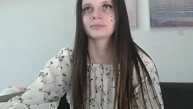 Snapshot of Effi_18 chatting on February 17, 2025, 12:10 am Effi 18 online show from February 17, 2025, 12:10 am
