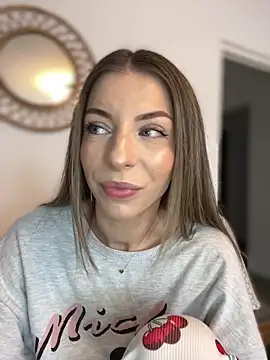 Snapshot of Mia_Ethan chatting on October 11, 2025, 9:19 am Mia Ethan online show from October 11, 2025, 9:19 am