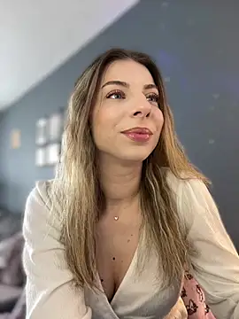 Mia Ethan online show from March 28, 2026, 8:03 am