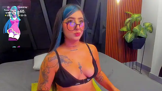 Snapshot of Alahia_Dangelo chatting on December 13, 2024, 11:34 am Alahia Dangelo online show from December 13, 2024, 11:34 am