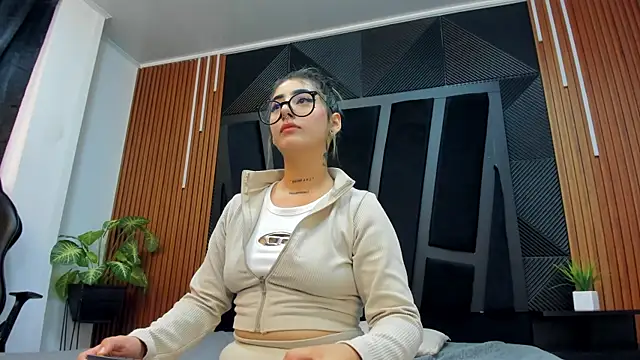 Snapshot of Alahia_Dangelo chatting on February 15, 2025, 5:39 pm Alahia Dangelo online show from February 15, 2025, 5:39 pm