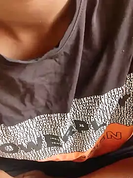 Snapshot of couple3_1_8 chatting on November 26, 2025, 8:37 am couple3 1 8 online show from November 26, 2025, 8:37 am