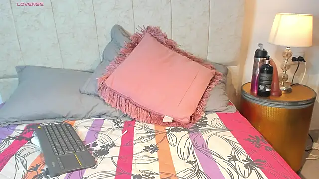  maria foxx  online show from March 27, 2026, 5:01 pm