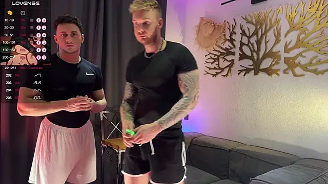 Snapshot of Justin_Hardy chatting on October 28, 2025, 4:53 pm Justin Hardy online show from October 28, 2025, 4:53 pm