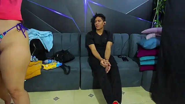 playsgirlhot online show from December 17, 2025, 11:22 pm