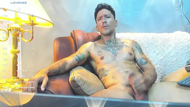 Snapshot of Dylanstonne chatting on January 10, 2025, 3:50 am Dylanstonne online show from January 10, 2025, 3:50 am