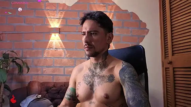 Dylanstonne online show from November 30, 2025, 10:14 pm