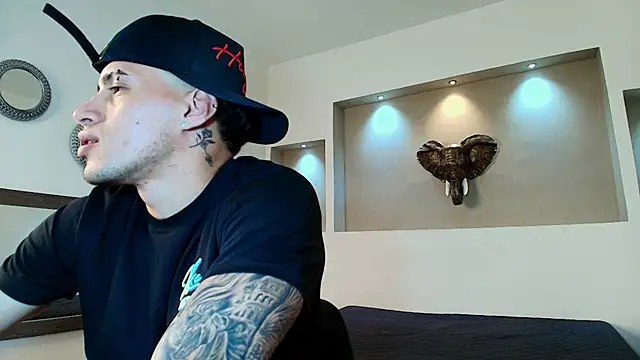 Snapshot of austin_collinss chatting on February 4, 2025, 2:17 am austin collinss online show from February 4, 2025, 2:17 am