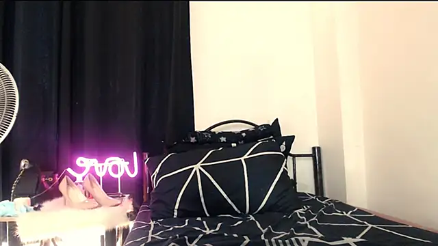 Nathalie Heartxoxo69 online show from February 27, 2026, 5:18 am