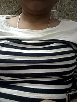 Snapshot of NishaSharma00 chatting on November 16, 2025, 3:28 pm NishaSharma00 online show from November 16, 2025, 3:28 pm