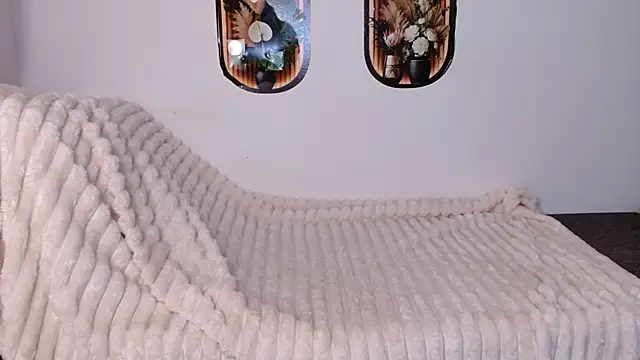 bellaa love  online show from April 15, 2026, 12:17 am