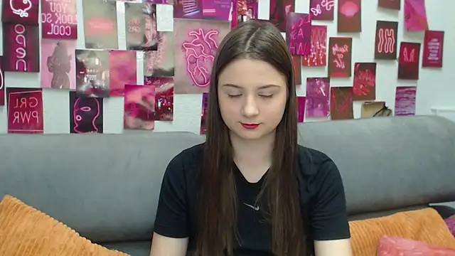 MilanaRoza online show from April 9, 2026, 4:45 am