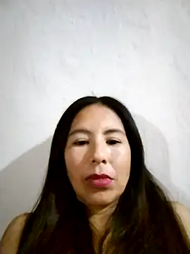 Snapshot of luzsexcita chatting on August 3, 2026, 8:02 am luzsexcita online show from August 3, 2026, 8:02 am