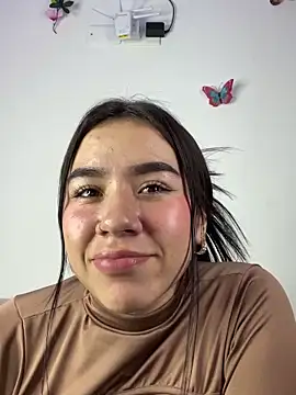Snapshot of Im_Valen_Cute chatting on December 28, 2024, 2:33 am Im Valen Cute online show from December 28, 2024, 2:33 am