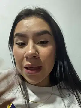 Snapshot of Im_Valen_Cute chatting on January 4, 2025, 12:27 am Im Valen Cute online show from January 4, 2025, 12:27 am