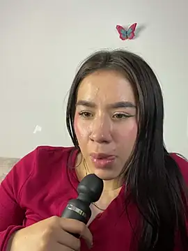 Snapshot of Im_Valen_Cute chatting on January 7, 2025, 2:42 am Im Valen Cute online show from January 7, 2025, 2:42 am