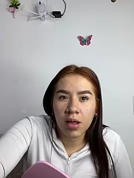 Snapshot of Im_Valen_Cute chatting on January 20, 2025, 11:21 pm Im Valen Cute online show from January 20, 2025, 11:21 pm
