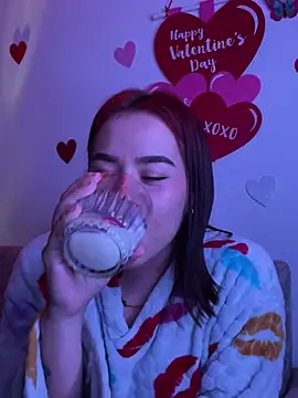 Snapshot of Im_Valen_Cute chatting on February 10, 2025, 2:30 am Im Valen Cute online show from February 10, 2025, 2:30 am