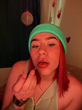 Snapshot of Im_Valen_Cute chatting on February 12, 2025, 2:45 am Im Valen Cute online show from February 12, 2025, 2:45 am