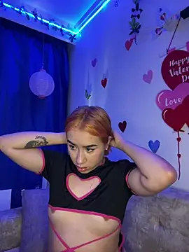 Snapshot of Im_Valen_Cute chatting on February 12, 2025, 11:30 pm Im Valen Cute online show from February 12, 2025, 11:30 pm