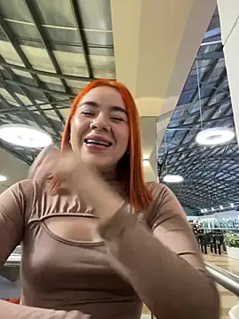Snapshot of Im_Valen_Cute chatting on February 25, 2025, 12:47 am Im Valen Cute online show from February 25, 2025, 12:47 am
