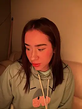 Snapshot of Im_Valen_Cute chatting on September 19, 2025, 2:24 am Im Valen Cute online show from September 19, 2025, 2:24 am