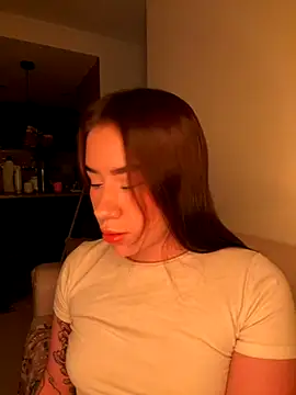 Snapshot of Im_Valen_Cute chatting on September 25, 2025, 1:42 am Im Valen Cute online show from September 25, 2025, 1:42 am