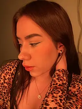 Snapshot of Im_Valen_Cute chatting on September 26, 2025, 3:32 am Im Valen Cute online show from September 26, 2025, 3:32 am
