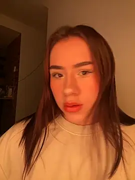 Snapshot of Im_Valen_Cute chatting on October 8, 2025, 2:20 am Im Valen Cute online show from October 8, 2025, 2:20 am