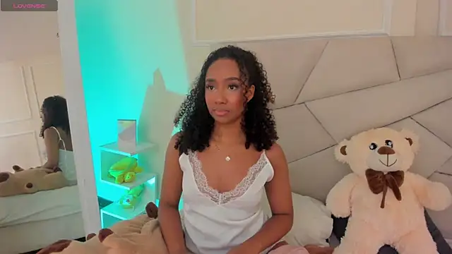 Snapshot of Amber__Sanchez chatting on March 17, 2025, 4:40 am Amber Sanchez online show from March 17, 2025, 4:40 am