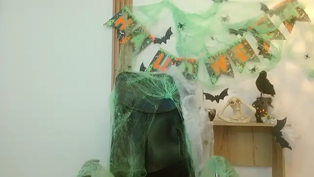 Reiko 85  online show from October 11, 2025, 7:45 pm