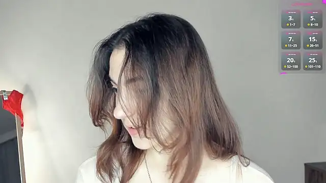 Snapshot of DracosMoon chatting on October 19, 2025, 7:09 am DracosMoon online show from October 19, 2025, 7:09 am