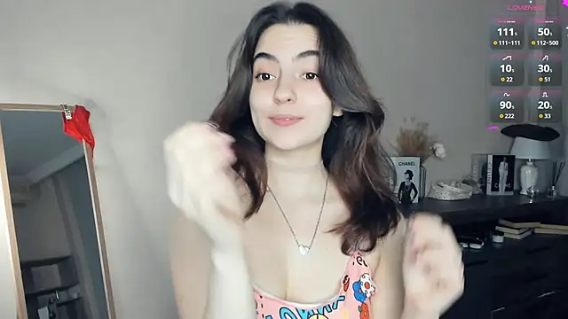 Snapshot of DracosMoon chatting on October 21, 2025, 7:09 am DracosMoon online show from October 21, 2025, 7:09 am