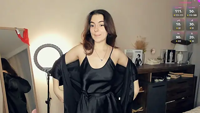 Snapshot of DracosMoon chatting on October 22, 2025, 7:08 am DracosMoon online show from October 22, 2025, 7:08 am